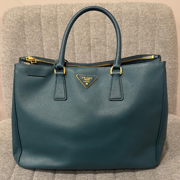 Prada Saffiano Lux Leather Galleria Double Zip XL - Picture 1 of 6